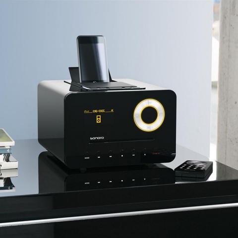 Black player for smartphone